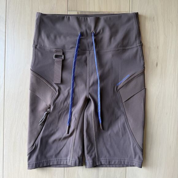 Lululemon Cargo Supper High Rise Hiking Shorts 4 Mauve Athleisure - Picture 2 of 6